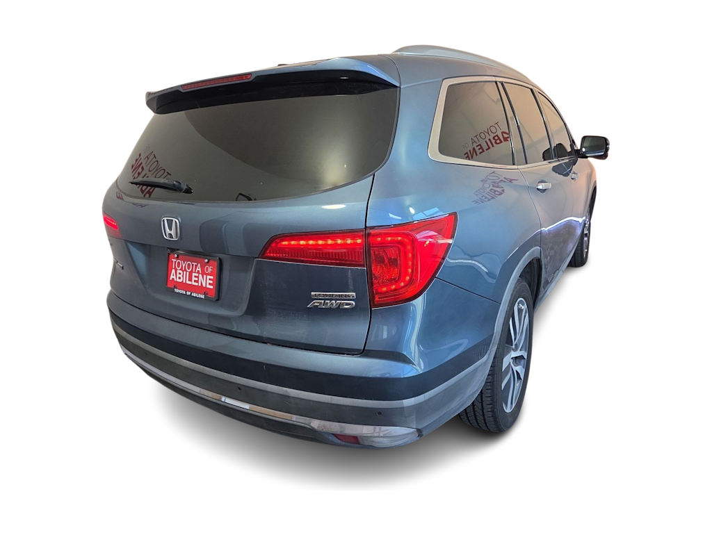 Thumbnail: 2017 Honda Pilot - 19