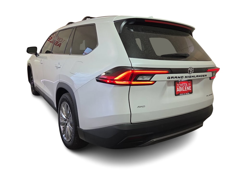 Thumbnail: 2026 Toyota Grand Highlander - 4