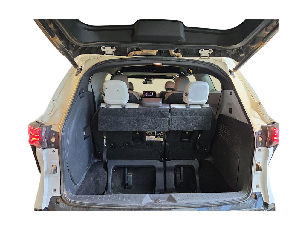 Thumbnail: 2021 Toyota Sienna - 17