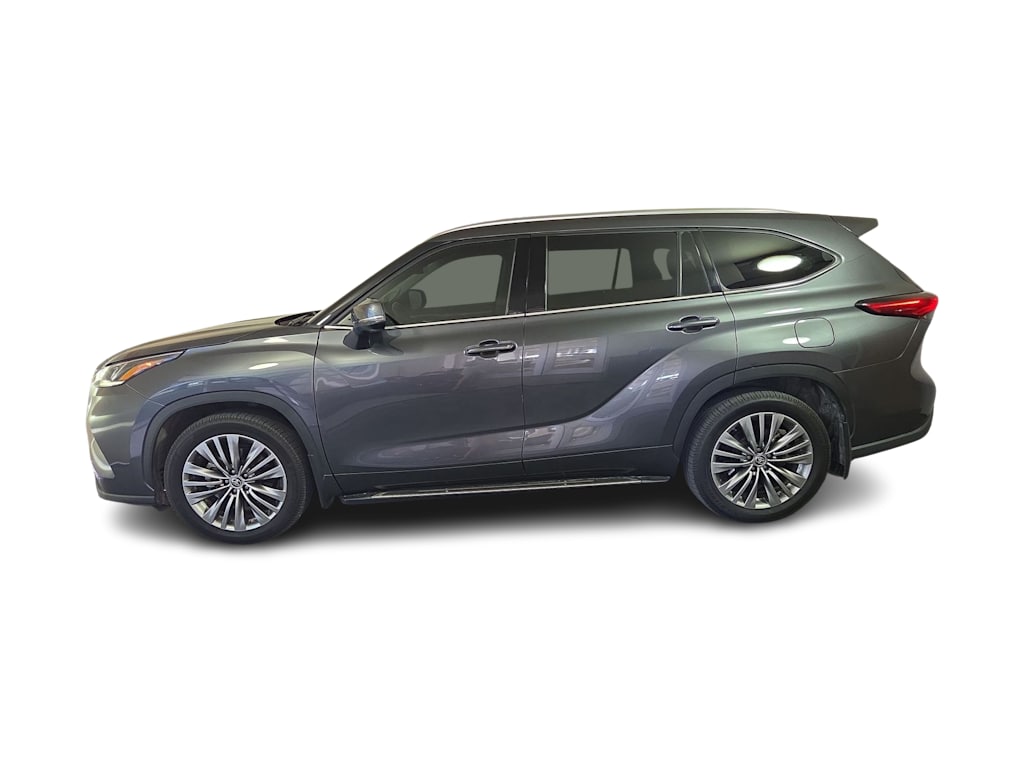 Thumbnail: 2021 Toyota Highlander - 3