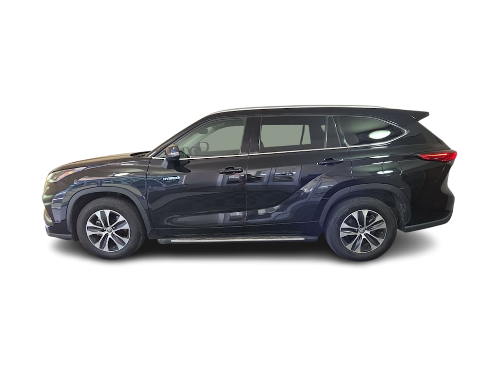Thumbnail: 2021 Toyota Highlander - 3