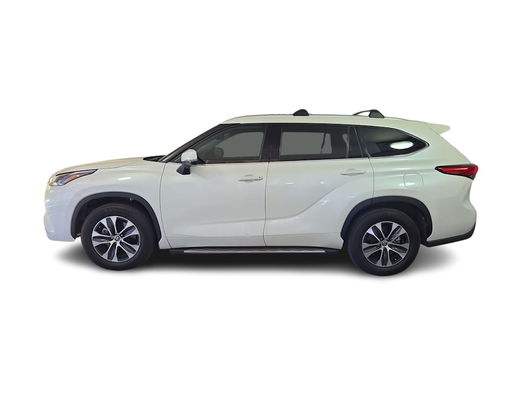 Thumbnail: 2021 Toyota Highlander - 3