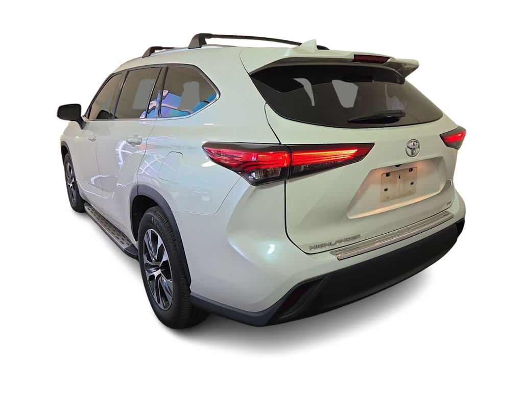 Thumbnail: 2021 Toyota Highlander - 4
