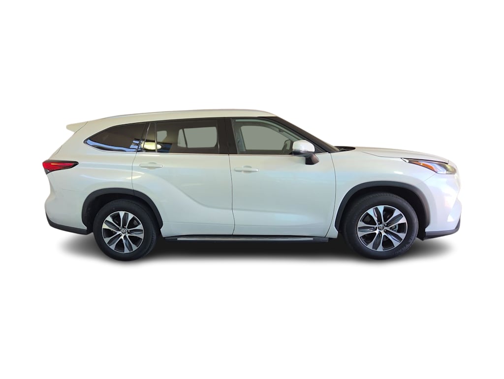Thumbnail: 2021 Toyota Highlander - 21