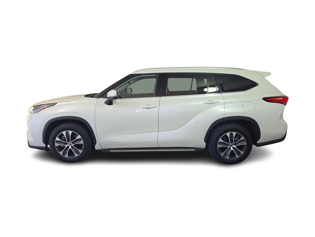 Thumbnail: 2021 Toyota Highlander - 3