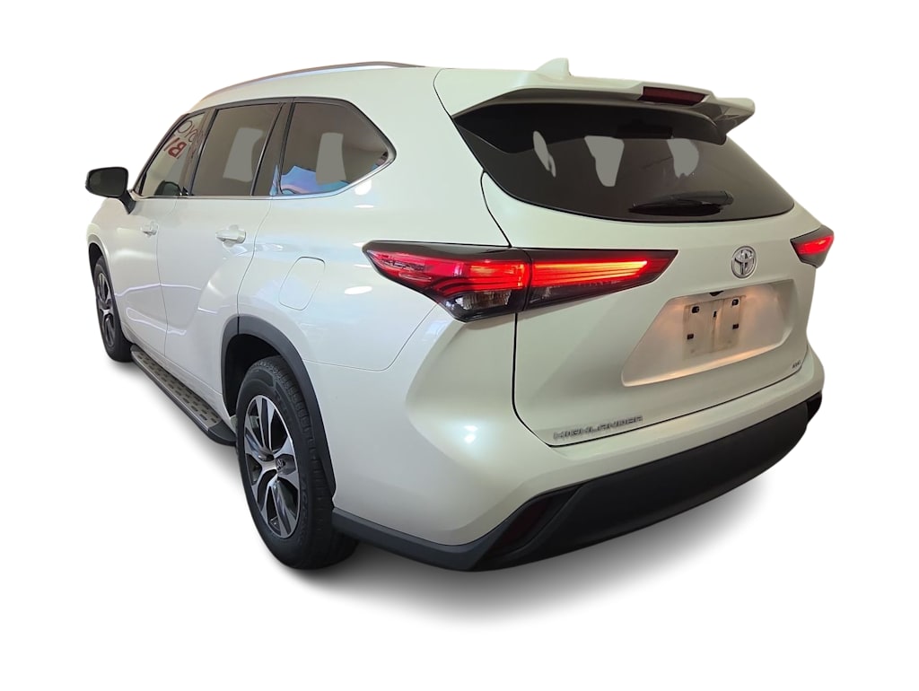 Thumbnail: 2021 Toyota Highlander - 4