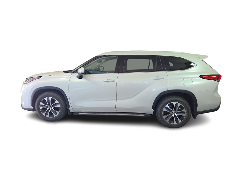 Thumbnail: 2022 Toyota Highlander - 3