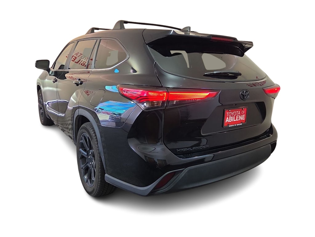Thumbnail: 2023 Toyota Highlander - 3