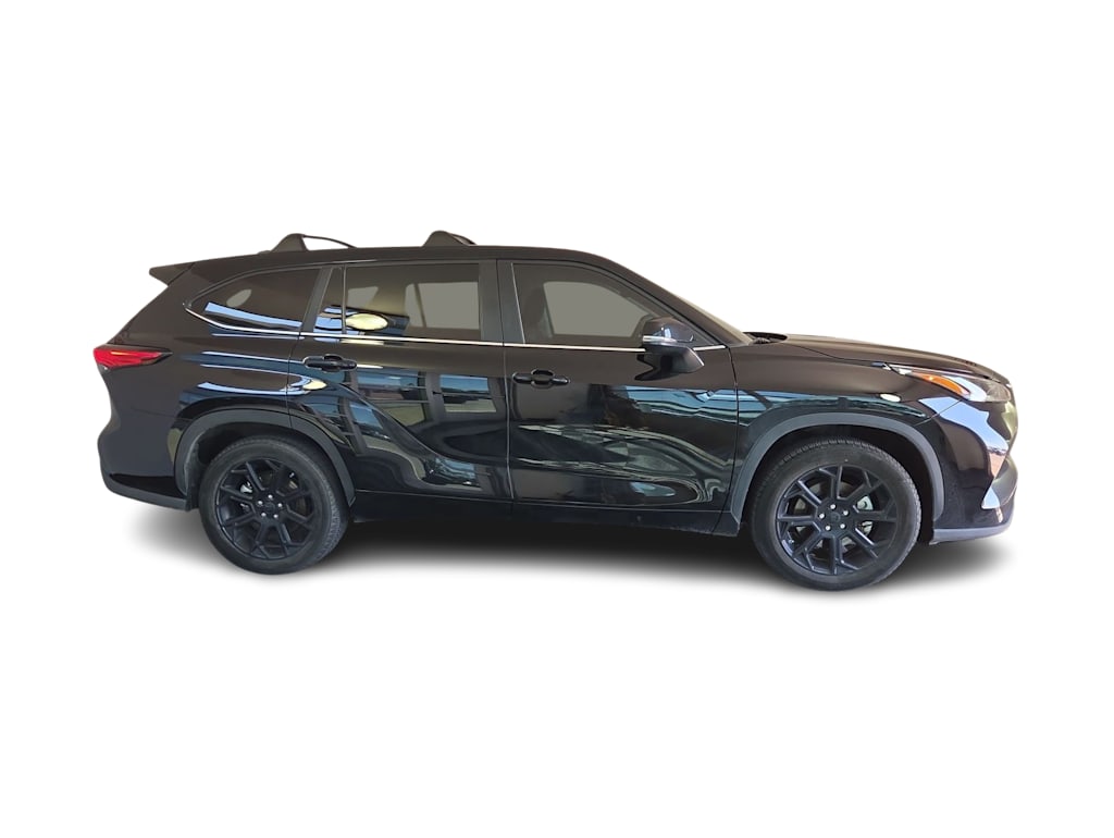 Thumbnail: 2023 Toyota Highlander - 20