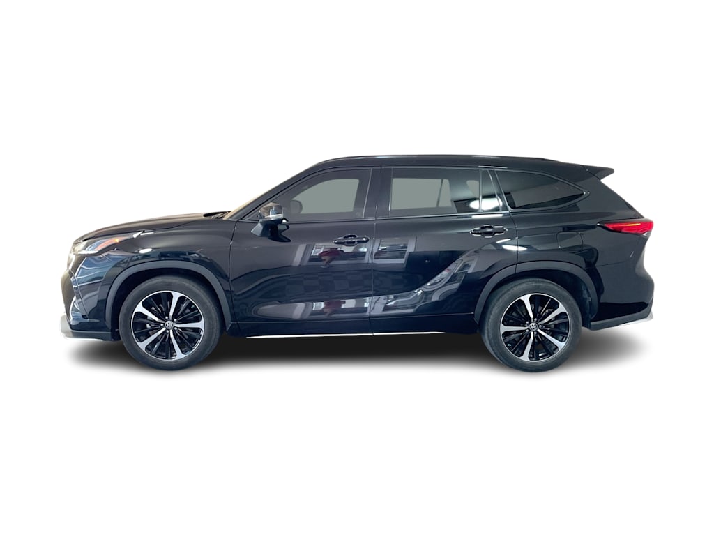 Thumbnail: 2022 Toyota Highlander - 3