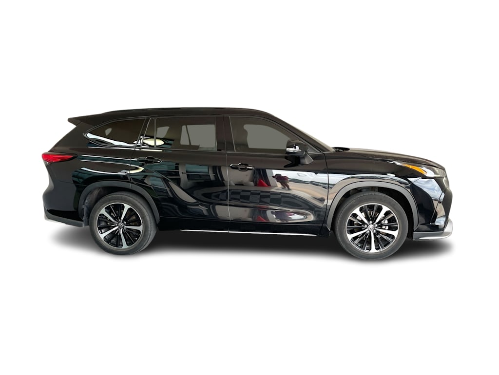 Thumbnail: 2022 Toyota Highlander - 20