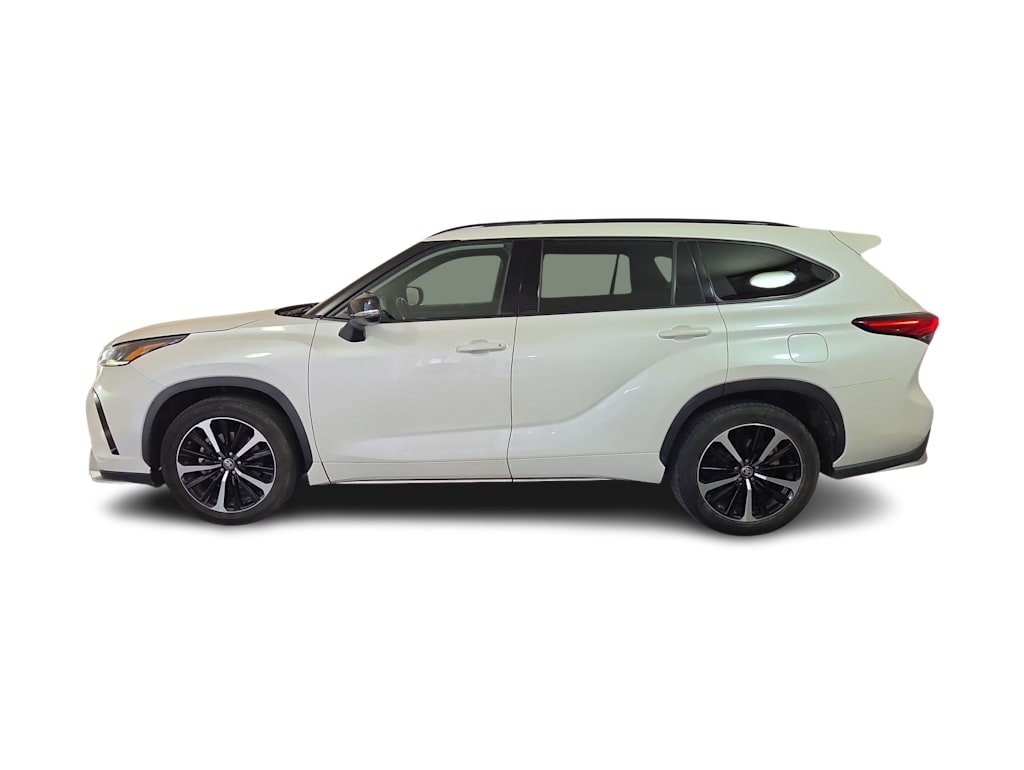 Thumbnail: 2021 Toyota Highlander - 3