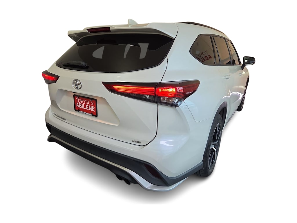Thumbnail: 2021 Toyota Highlander - 20