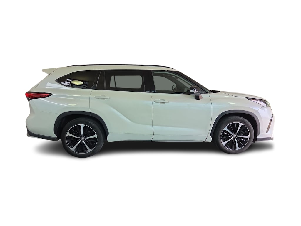 Thumbnail: 2021 Toyota Highlander - 21