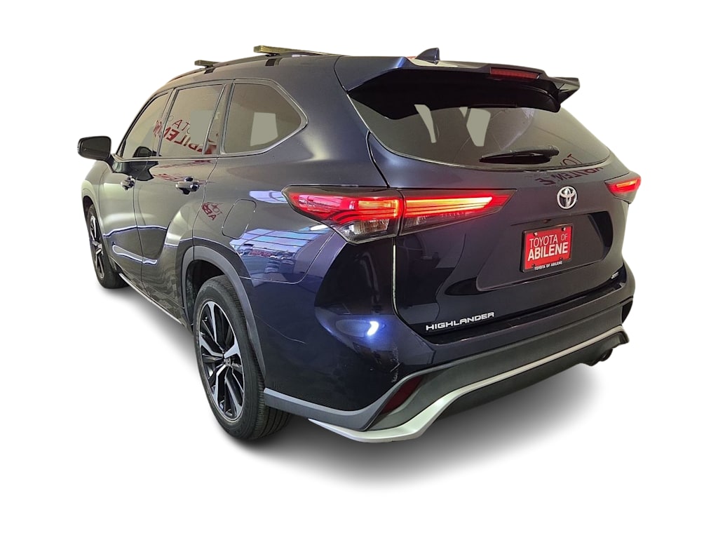 Thumbnail: 2021 Toyota Highlander - 4