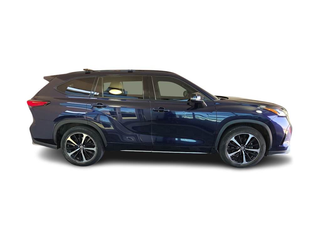 Thumbnail: 2021 Toyota Highlander - 20