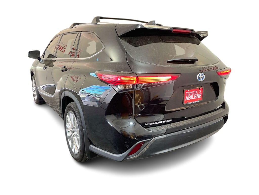 Thumbnail: 2023 Toyota Highlander - 3