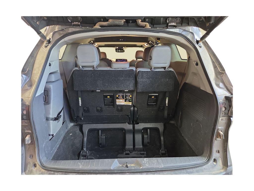 Thumbnail: 2023 Toyota Sienna - 17