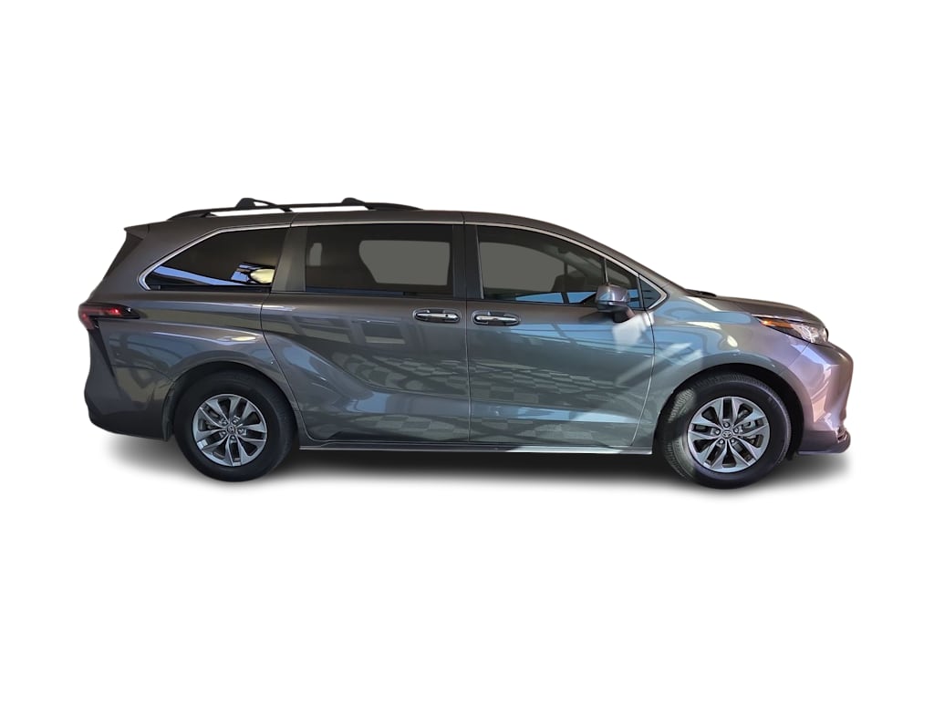 Thumbnail: 2023 Toyota Sienna - 21