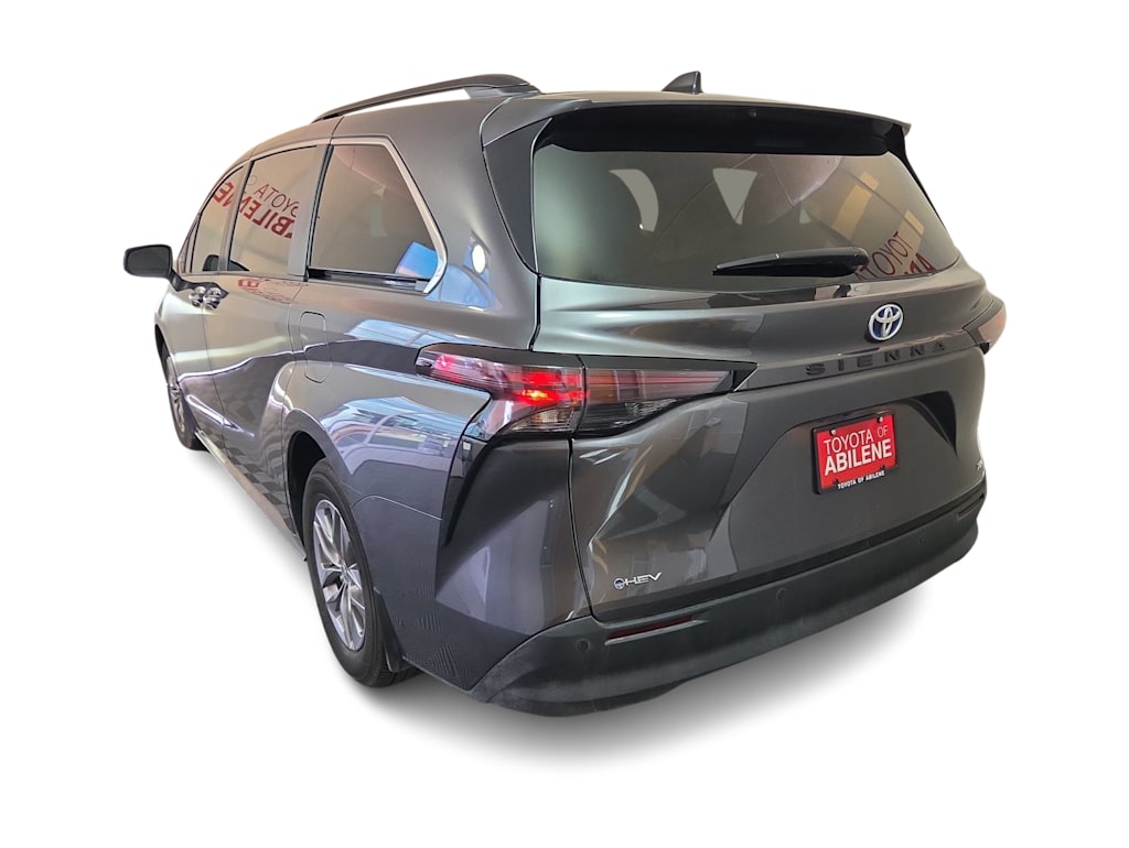 Thumbnail: 2025 Toyota Sienna - 4