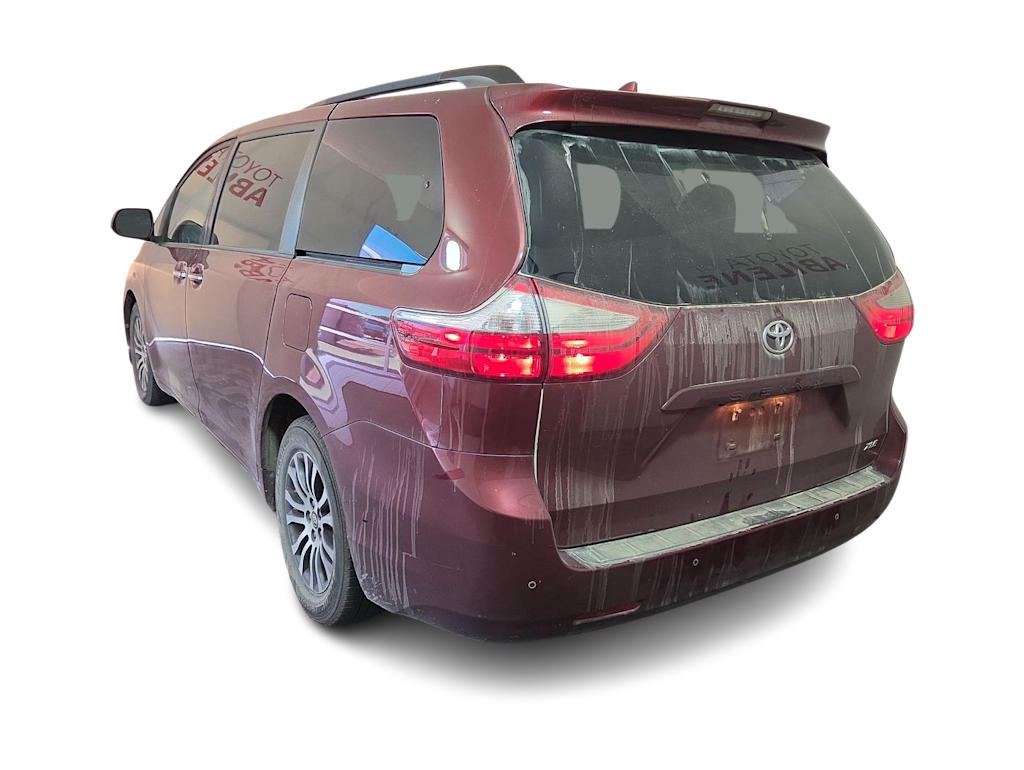 Thumbnail: 2018 Toyota Sienna - 4