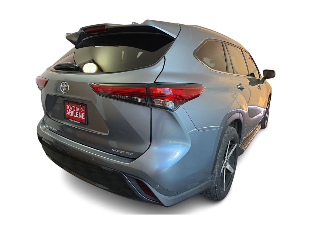 Thumbnail: 2021 Toyota Highlander - 18