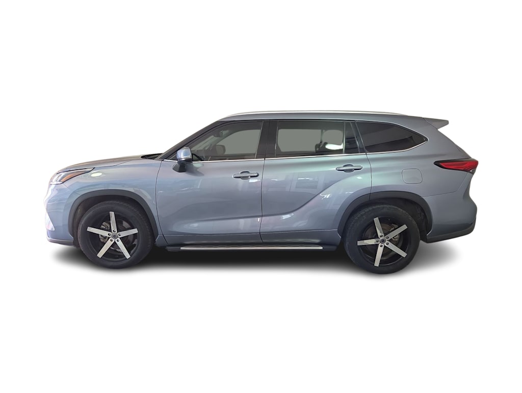 Thumbnail: 2021 Toyota Highlander - 3