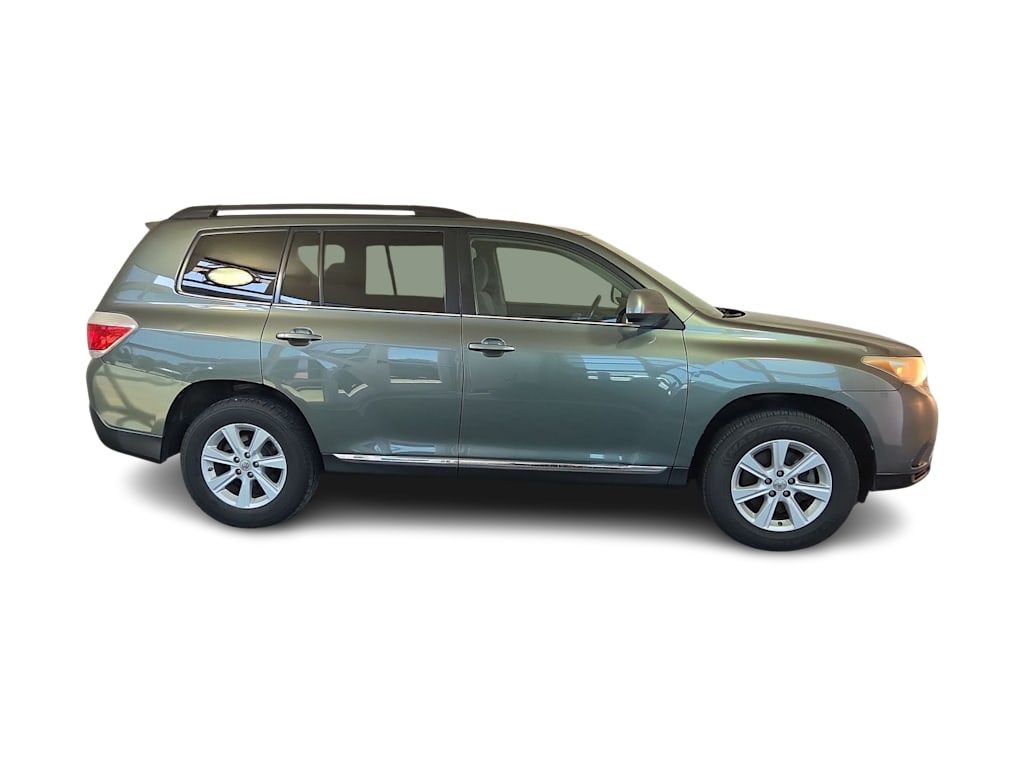 Thumbnail: 2013 Toyota Highlander - 21