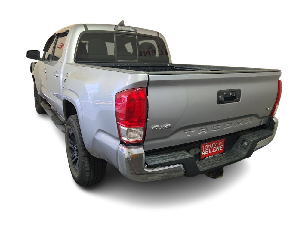 Thumbnail: 2016 Toyota Tacoma - 3
