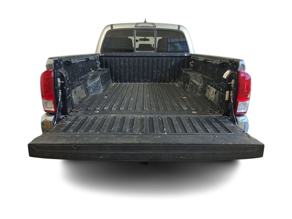 Thumbnail: 2016 Toyota Tacoma - 16