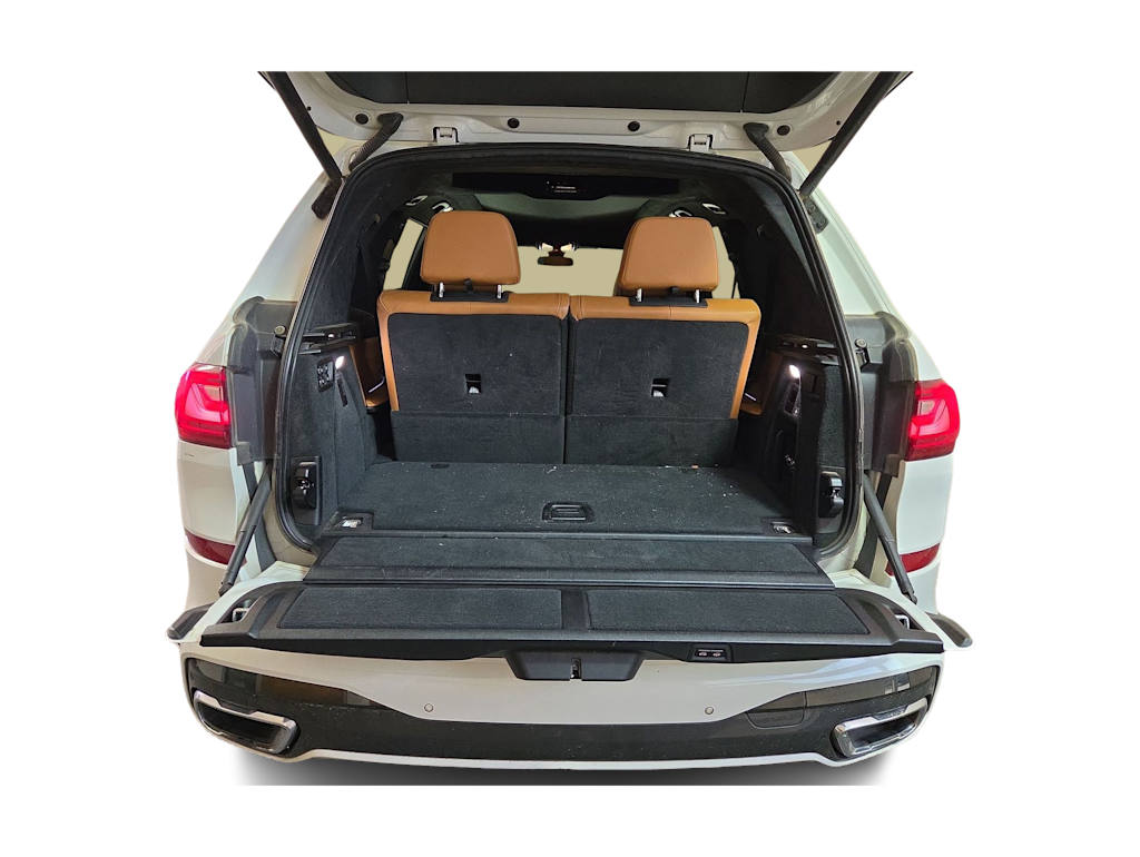 Thumbnail: 2021 BMW X7 - 16