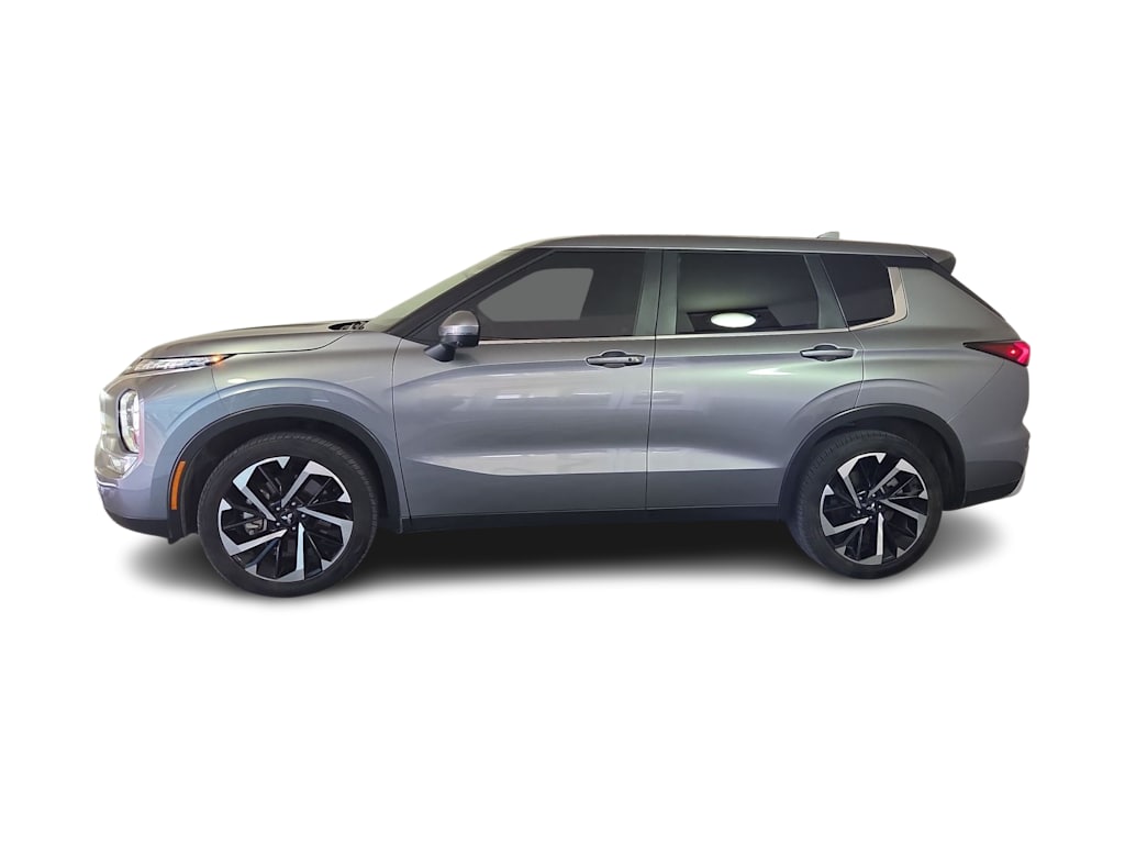Thumbnail: 2024 Mitsubishi Outlander - 3