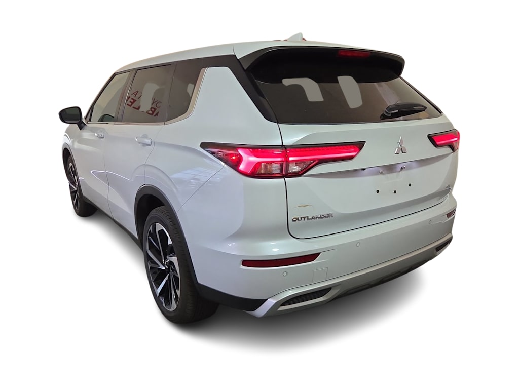 Thumbnail: 2024 Mitsubishi Outlander - 4