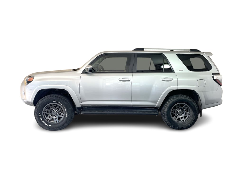 Thumbnail: 2020 Toyota 4Runner - 3