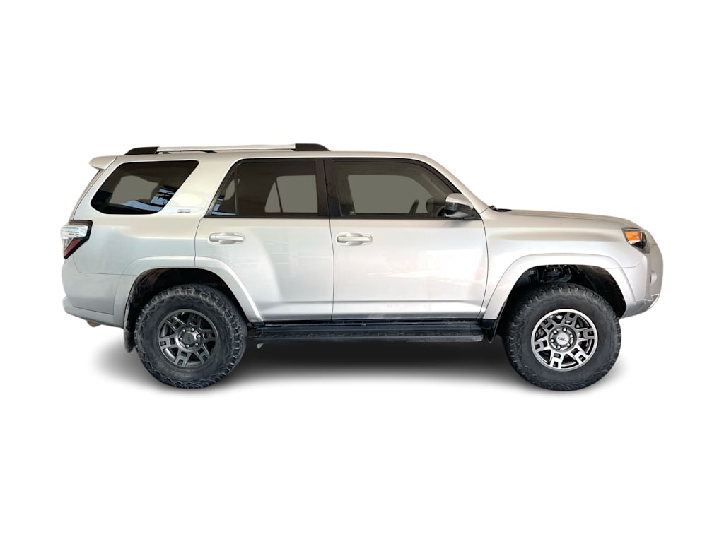 Thumbnail: 2020 Toyota 4Runner - 21