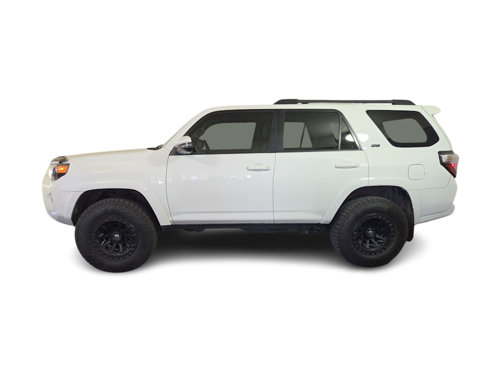 Thumbnail: 2021 Toyota 4Runner - 3