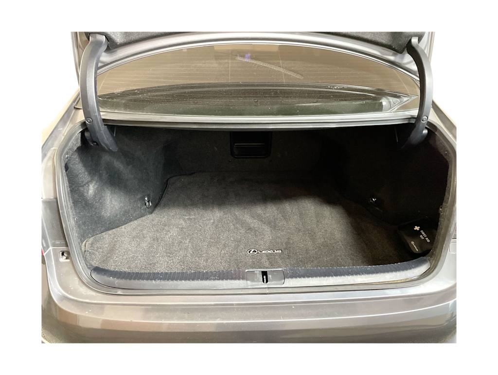 Thumbnail: 2013 Lexus ES - 16