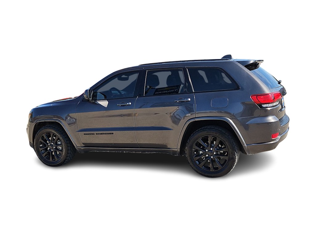 2020 Jeep Grand Cherokee Laredo 3