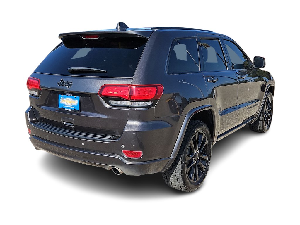 2020 Jeep Grand Cherokee Laredo 17