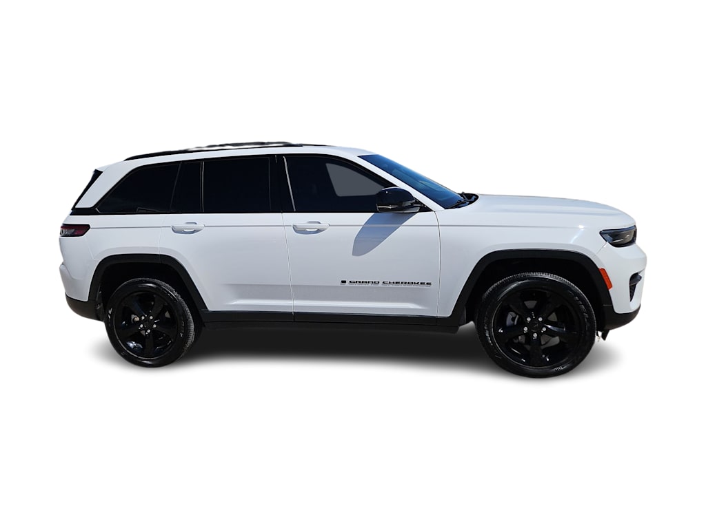 Thumbnail: 2024 Jeep Grand Cherokee - 21