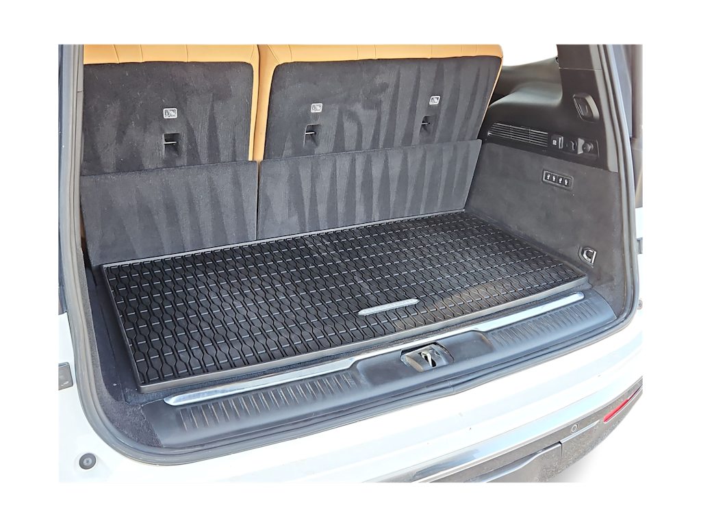 Thumbnail: 2022 Jeep Grand Wagoneer - 16