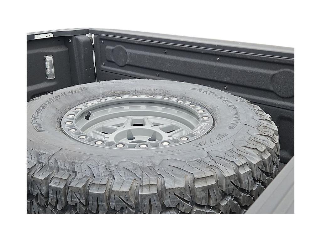 Thumbnail: 2024 Jeep Gladiator - 14