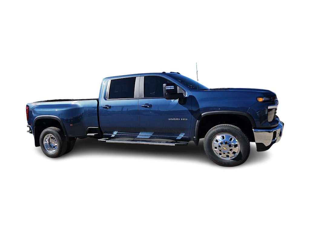 Thumbnail: 2026 Chevrolet Silverado 3500 - 22