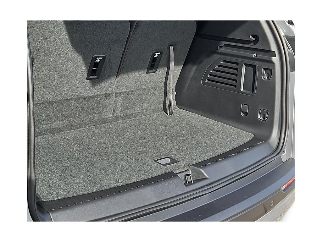 Thumbnail: 2026 Chevrolet Traverse - 16