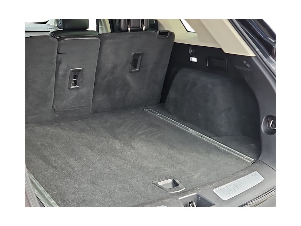 Thumbnail: 2017 Cadillac XT5 - 17