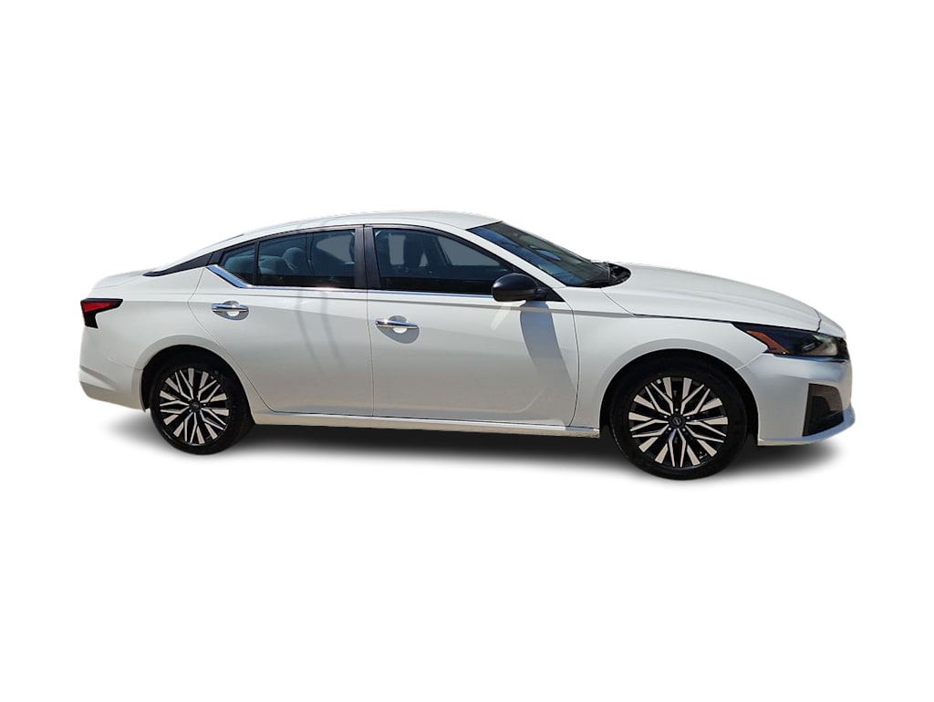 Thumbnail: 2025 Nissan Altima - 21