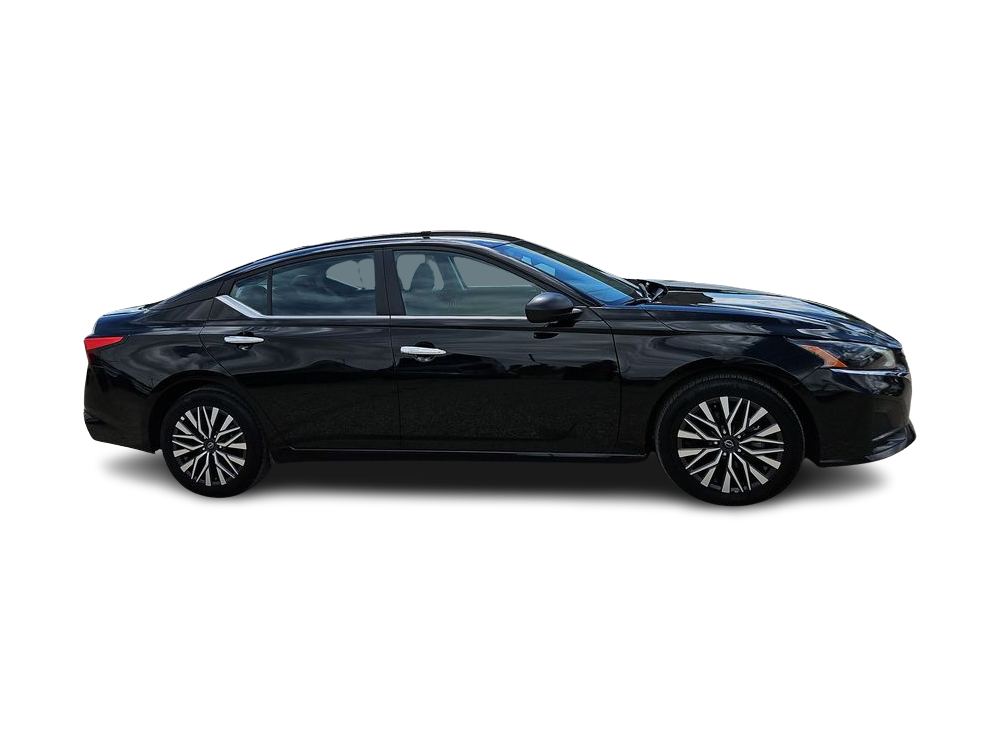 Thumbnail: 2025 Nissan Altima - 18