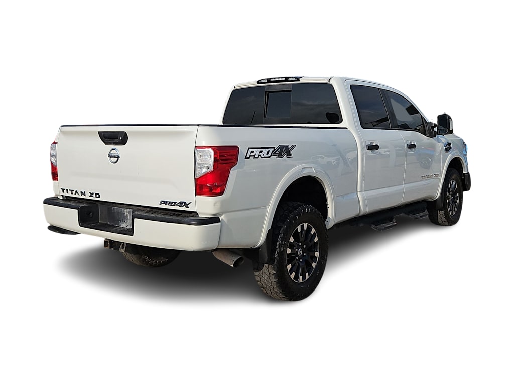 Thumbnail: 2019 Nissan Titan - 17