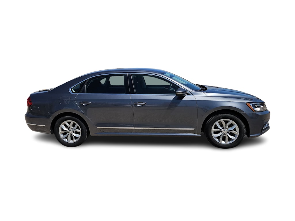 Thumbnail: 2017 Volkswagen Passat - 20