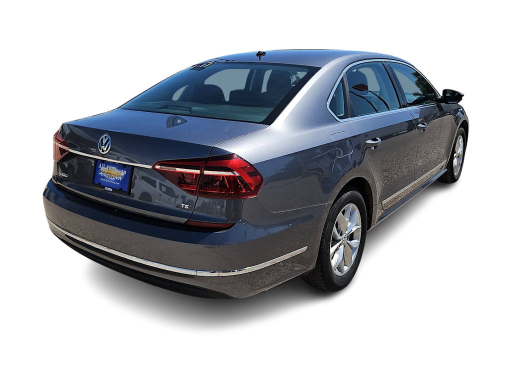 Thumbnail: 2017 Volkswagen Passat - 19